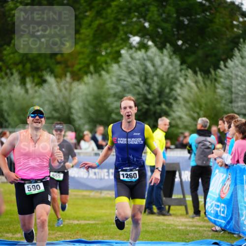 30.08.2026 - Elbe Triathlon Hamburg LAZAROV Photography http://msf.ph/oto/10056193 30.08.2026 11:08:41 Ziel 419, 590, 655, 1260 meine-sportfotos.de