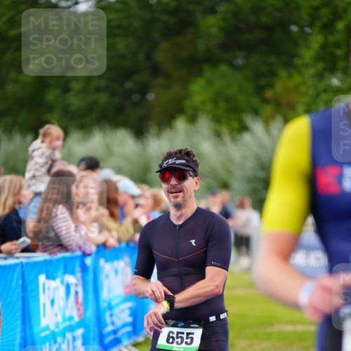 30.08.2026 - Elbe Triathlon Hamburg LAZAROV Photography http://msf.ph/oto/10056224 30.08.2026 11:08:45 Ziel 555, 590, 655, 1260 meine-sportfotos.de