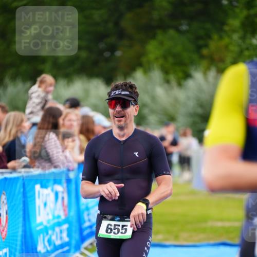 30.08.2026 - Elbe Triathlon Hamburg LAZAROV Photography http://msf.ph/oto/10056227 30.08.2026 11:08:45 Ziel 555, 590, 655, 1260 meine-sportfotos.de