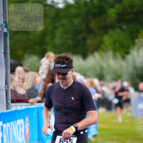 30.08.2026 - Elbe Triathlon Hamburg LAZAROV Photography http://msf.ph/oto/10056231 30.08.2026 11:08:46 Ziel 555, 590, 655, 1260 meine-sportfotos.de