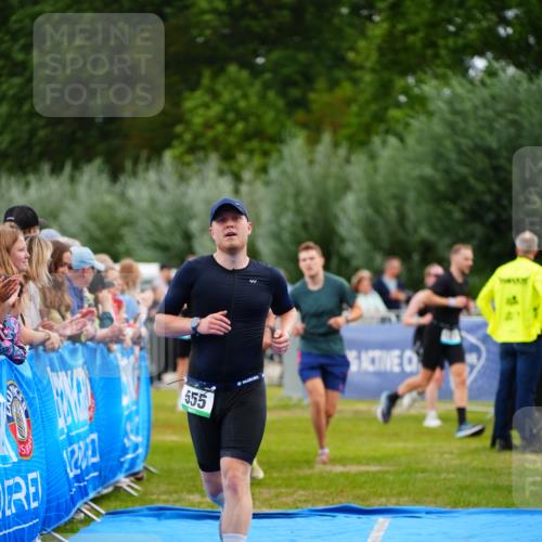 30.08.2026 - Elbe Triathlon Hamburg LAZAROV Photography http://msf.ph/oto/10056241 30.08.2026 11:08:52 Ziel 503, 555, 746, 1042 meine-sportfotos.de