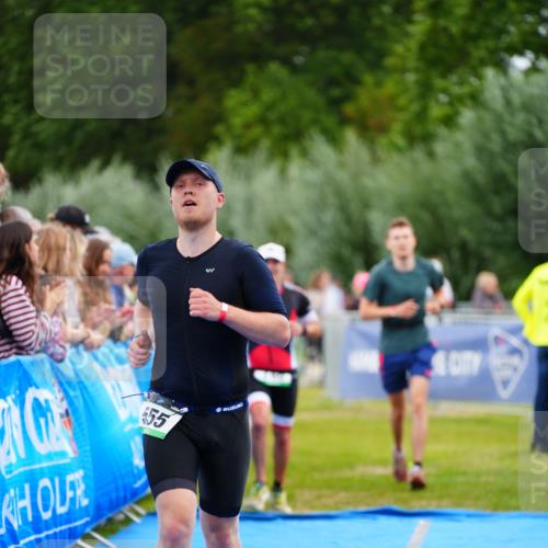 30.08.2026 - Elbe Triathlon Hamburg LAZAROV Photography http://msf.ph/oto/10056254 30.08.2026 11:08:53 Ziel 503, 555, 746, 1042 meine-sportfotos.de