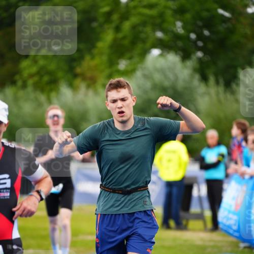 30.08.2026 - Elbe Triathlon Hamburg LAZAROV Photography http://msf.ph/oto/10056286 30.08.2026 11:08:57 Ziel 503, 555, 633, 746, 1042 meine-sportfotos.de
