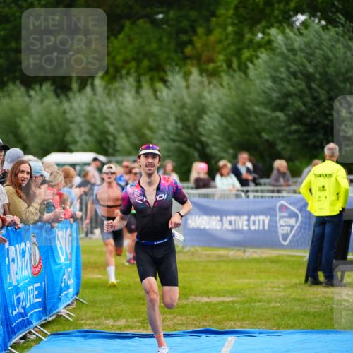 30.08.2026 - Elbe Triathlon Hamburg LAZAROV Photography http://msf.ph/oto/10056307 30.08.2026 11:09:04 Ziel 633, 1098 meine-sportfotos.de