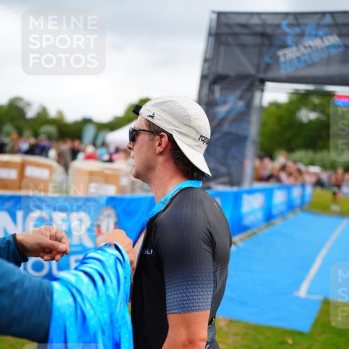 30.08.2026 - Elbe Triathlon Hamburg LAZAROV Photography http://msf.ph/oto/10056336 30.08.2026 11:09:23 Ziel 524 meine-sportfotos.de