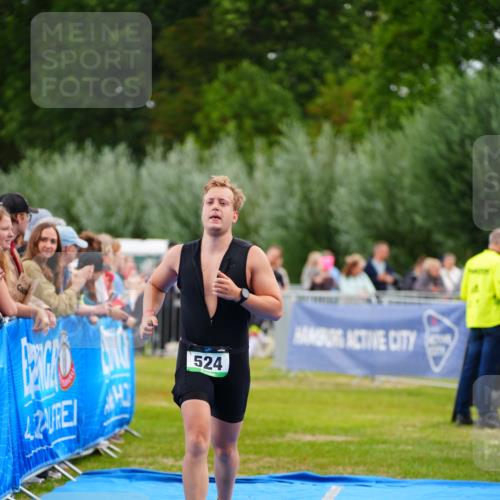 30.08.2026 - Elbe Triathlon Hamburg LAZAROV Photography http://msf.ph/oto/10056339 30.08.2026 11:09:26 Ziel 505, 524, 681 meine-sportfotos.de