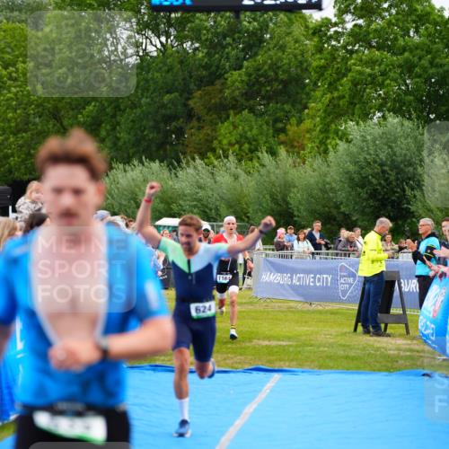 30.08.2026 - Elbe Triathlon Hamburg LAZAROV Photography http://msf.ph/oto/10056373 30.08.2026 11:09:39 Ziel 539, 569, 624, 751, 1164 meine-sportfotos.de