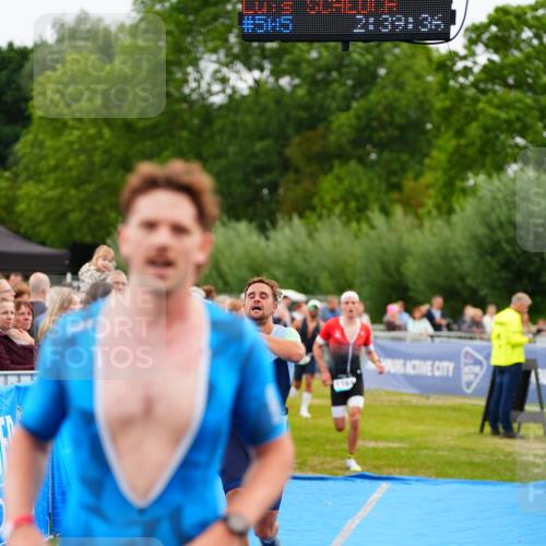 30.08.2026 - Elbe Triathlon Hamburg LAZAROV Photography http://msf.ph/oto/10056376 30.08.2026 11:09:40 Ziel 539, 569, 624, 1164 meine-sportfotos.de