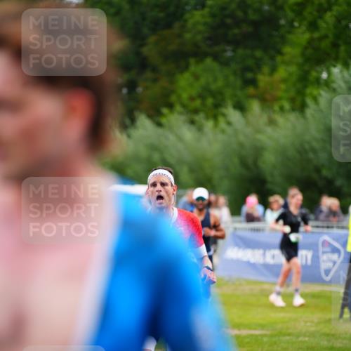 30.08.2026 - Elbe Triathlon Hamburg LAZAROV Photography http://msf.ph/oto/10056379 30.08.2026 11:09:42 Ziel 569, 624, 1164 meine-sportfotos.de