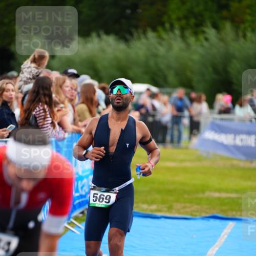 30.08.2026 - Elbe Triathlon Hamburg LAZAROV Photography http://msf.ph/oto/10056386 30.08.2026 11:09:45 Ziel 569, 1164 meine-sportfotos.de
