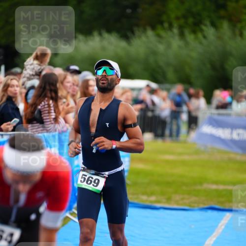 30.08.2026 - Elbe Triathlon Hamburg LAZAROV Photography http://msf.ph/oto/10056387 30.08.2026 11:09:45 Ziel 569, 1164 meine-sportfotos.de
