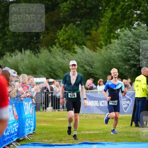 30.08.2026 - Elbe Triathlon Hamburg LAZAROV Photography http://msf.ph/oto/10056400 30.08.2026 11:09:53 Ziel 626, 1060 meine-sportfotos.de