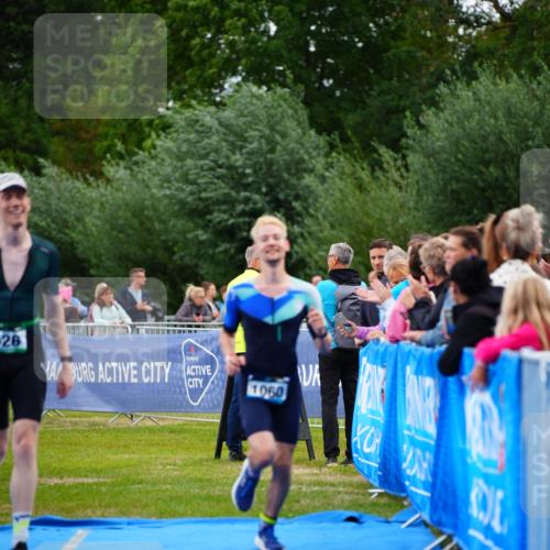 30.08.2026 - Elbe Triathlon Hamburg LAZAROV Photography http://msf.ph/oto/10056407 30.08.2026 11:09:54 Ziel 626, 1060 meine-sportfotos.de