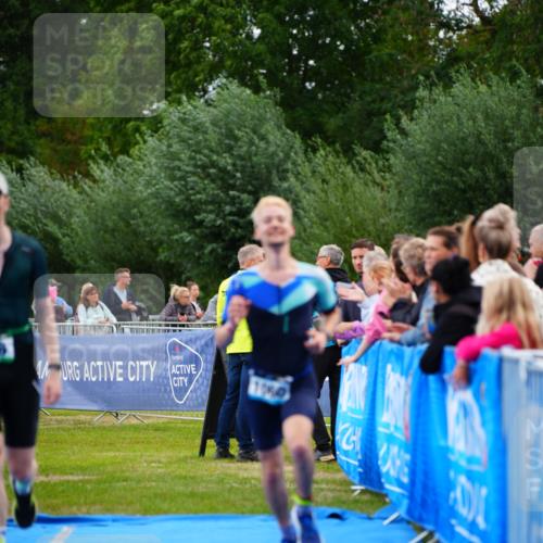 30.08.2026 - Elbe Triathlon Hamburg LAZAROV Photography http://msf.ph/oto/10056410 30.08.2026 11:09:55 Ziel 626, 1060 meine-sportfotos.de