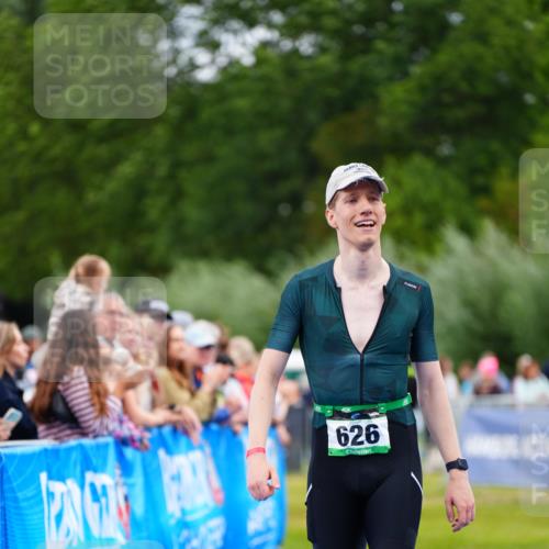 30.08.2026 - Elbe Triathlon Hamburg LAZAROV Photography http://msf.ph/oto/10056417 30.08.2026 11:09:57 Ziel 626, 1060 meine-sportfotos.de