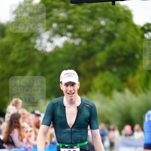 30.08.2026 - Elbe Triathlon Hamburg LAZAROV Photography http://msf.ph/oto/10056421 30.08.2026 11:09:57 Ziel 626, 1060 meine-sportfotos.de
