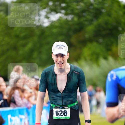 30.08.2026 - Elbe Triathlon Hamburg LAZAROV Photography http://msf.ph/oto/10056424 30.08.2026 11:09:58 Ziel 626, 1060 meine-sportfotos.de