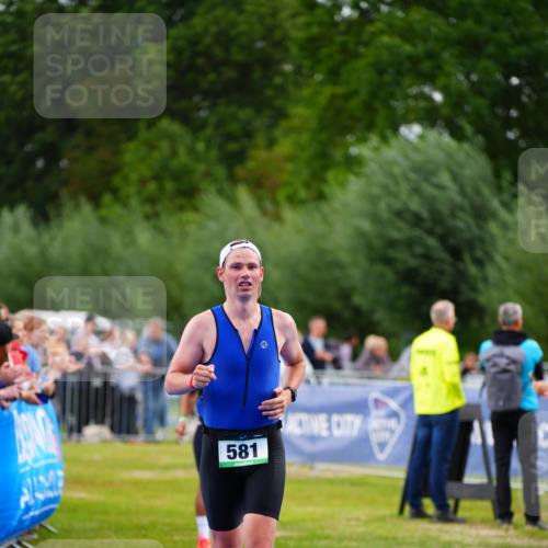 30.08.2026 - Elbe Triathlon Hamburg LAZAROV Photography http://msf.ph/oto/10056434 30.08.2026 11:10:10 Ziel 439, 581 meine-sportfotos.de
