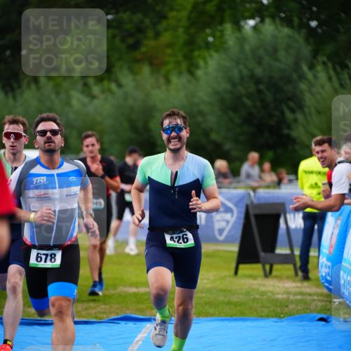 30.08.2026 - Elbe Triathlon Hamburg LAZAROV Photography http://msf.ph/oto/10056473 30.08.2026 11:10:41 Ziel 426, 513, 575, 678, 1045 meine-sportfotos.de