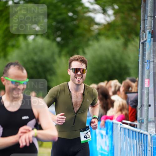 30.08.2026 - Elbe Triathlon Hamburg LAZAROV Photography http://msf.ph/oto/10056504 30.08.2026 11:10:54 Ziel 437, 541, 566, 666 meine-sportfotos.de