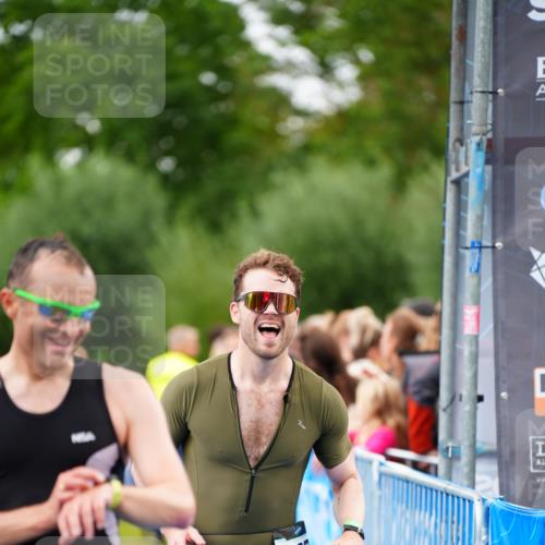 30.08.2026 - Elbe Triathlon Hamburg LAZAROV Photography http://msf.ph/oto/10056505 30.08.2026 11:10:54 Ziel 437, 541, 566, 666 meine-sportfotos.de