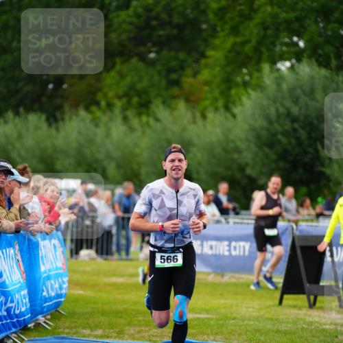 30.08.2026 - Elbe Triathlon Hamburg LAZAROV Photography http://msf.ph/oto/10056508 30.08.2026 11:10:56 Ziel 437, 541, 566 meine-sportfotos.de