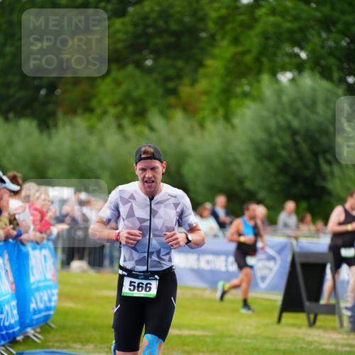 30.08.2026 - Elbe Triathlon Hamburg LAZAROV Photography http://msf.ph/oto/10056514 30.08.2026 11:10:57 Ziel 437, 541, 566 meine-sportfotos.de
