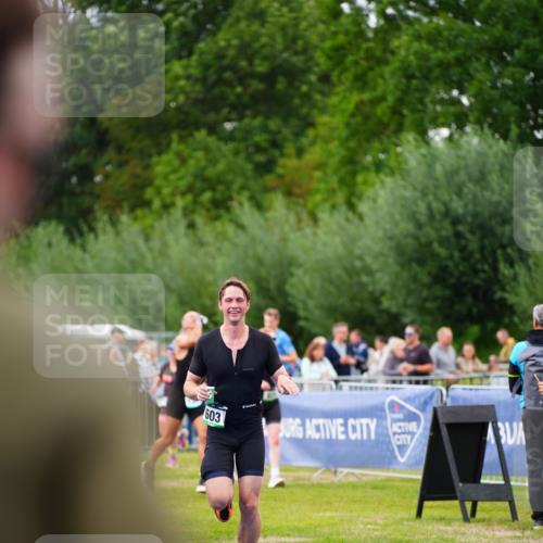 30.08.2026 - Elbe Triathlon Hamburg LAZAROV Photography http://msf.ph/oto/10056521 30.08.2026 11:11:08 Ziel 603 meine-sportfotos.de