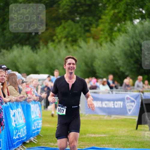 30.08.2026 - Elbe Triathlon Hamburg LAZAROV Photography http://msf.ph/oto/10056523 30.08.2026 11:11:10 Ziel 440, 603, 665, 1010 meine-sportfotos.de