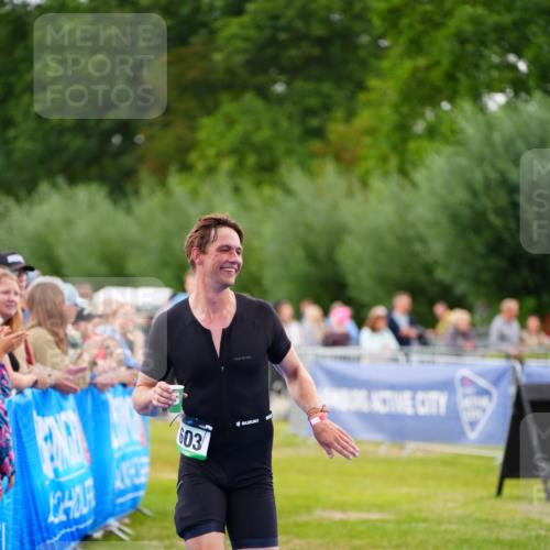 30.08.2026 - Elbe Triathlon Hamburg LAZAROV Photography http://msf.ph/oto/10056526 30.08.2026 11:11:10 Ziel 440, 603, 665, 1010 meine-sportfotos.de