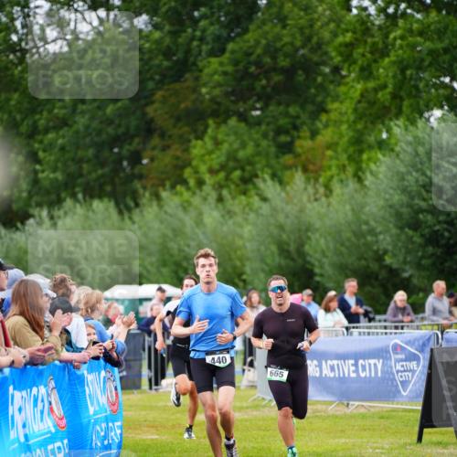 30.08.2026 - Elbe Triathlon Hamburg LAZAROV Photography http://msf.ph/oto/10056530 30.08.2026 11:11:14 Ziel 440, 603, 665, 1010 meine-sportfotos.de