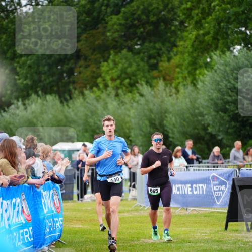 30.08.2026 - Elbe Triathlon Hamburg LAZAROV Photography http://msf.ph/oto/10056532 30.08.2026 11:11:15 Ziel 440, 665, 1010 meine-sportfotos.de