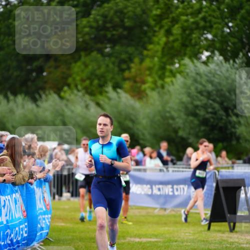 30.08.2026 - Elbe Triathlon Hamburg LAZAROV Photography http://msf.ph/oto/10056561 30.08.2026 11:11:38 Ziel 638, 700 meine-sportfotos.de