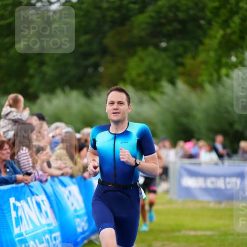 30.08.2026 - Elbe Triathlon Hamburg LAZAROV Photography http://msf.ph/oto/10056566 30.08.2026 11:11:40 Ziel 638, 700 meine-sportfotos.de