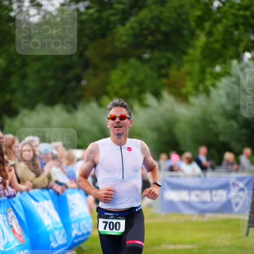 30.08.2026 - Elbe Triathlon Hamburg LAZAROV Photography http://msf.ph/oto/10056571 30.08.2026 11:11:43 Ziel 638, 700 meine-sportfotos.de