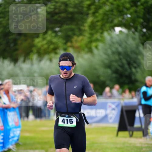 30.08.2026 - Elbe Triathlon Hamburg LAZAROV Photography http://msf.ph/oto/10056586 30.08.2026 11:11:55 Ziel 415, 558 meine-sportfotos.de