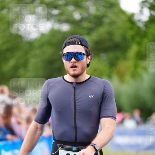 30.08.2026 - Elbe Triathlon Hamburg LAZAROV Photography http://msf.ph/oto/10056596 30.08.2026 11:11:57 Ziel 415, 558 meine-sportfotos.de