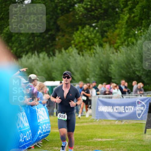 30.08.2026 - Elbe Triathlon Hamburg LAZAROV Photography http://msf.ph/oto/10056601 30.08.2026 11:12:01 Ziel 521, 558 meine-sportfotos.de