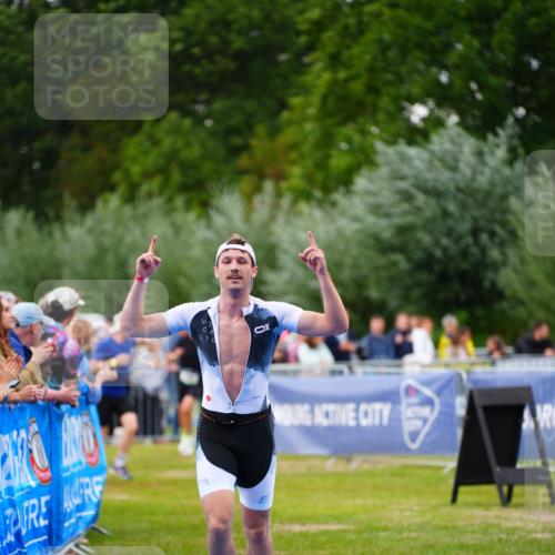 30.08.2026 - Elbe Triathlon Hamburg LAZAROV Photography http://msf.ph/oto/10056612 30.08.2026 11:12:07 Ziel 521, 558, 769 meine-sportfotos.de