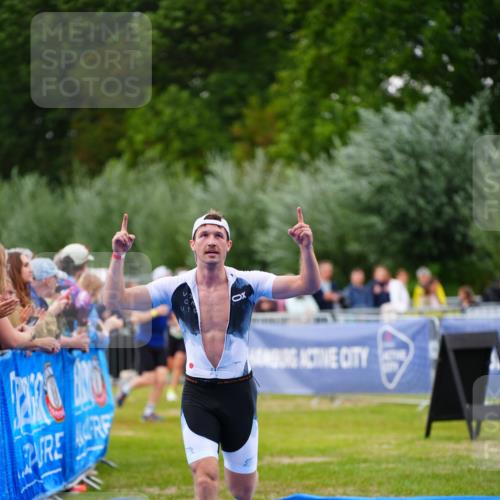 30.08.2026 - Elbe Triathlon Hamburg LAZAROV Photography http://msf.ph/oto/10056614 30.08.2026 11:12:07 Ziel 521, 558, 769 meine-sportfotos.de