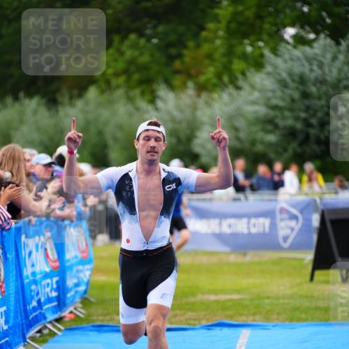 30.08.2026 - Elbe Triathlon Hamburg LAZAROV Photography http://msf.ph/oto/10056616 30.08.2026 11:12:08 Ziel 521, 769 meine-sportfotos.de