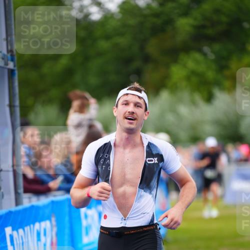 30.08.2026 - Elbe Triathlon Hamburg LAZAROV Photography http://msf.ph/oto/10056627 30.08.2026 11:12:09 Ziel 521, 769 meine-sportfotos.de