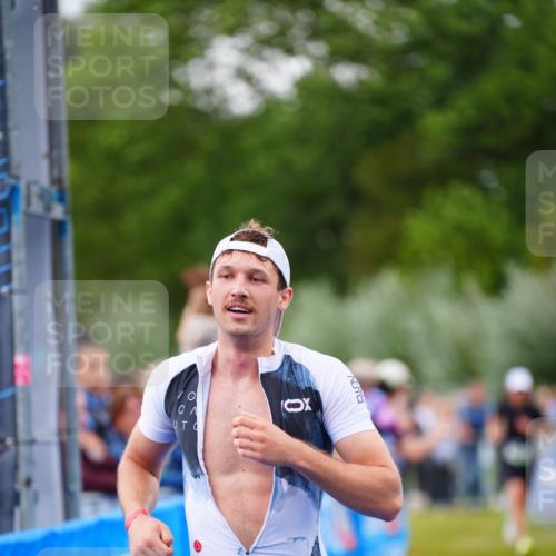 30.08.2026 - Elbe Triathlon Hamburg LAZAROV Photography http://msf.ph/oto/10056630 30.08.2026 11:12:10 Ziel 521, 769 meine-sportfotos.de