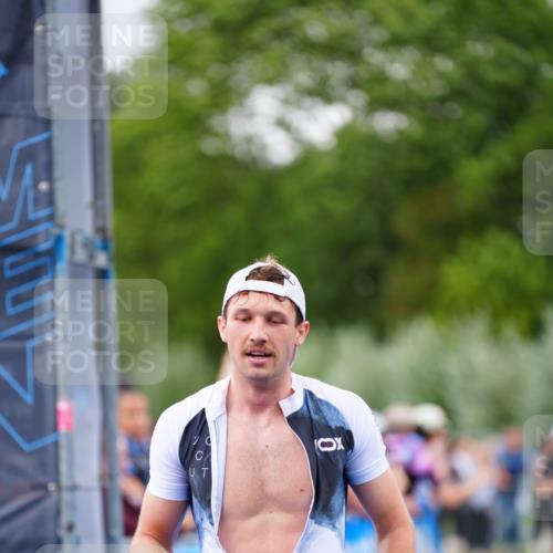 30.08.2026 - Elbe Triathlon Hamburg LAZAROV Photography http://msf.ph/oto/10056632 30.08.2026 11:12:10 Ziel 521, 769 meine-sportfotos.de