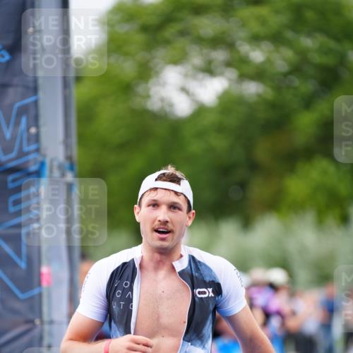 30.08.2026 - Elbe Triathlon Hamburg LAZAROV Photography http://msf.ph/oto/10056633 30.08.2026 11:12:10 Ziel 521, 769 meine-sportfotos.de