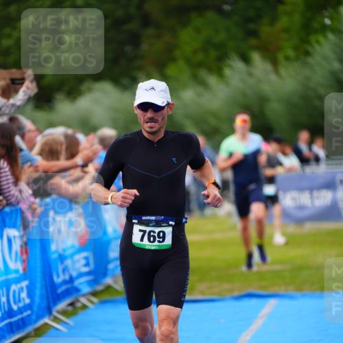 30.08.2026 - Elbe Triathlon Hamburg LAZAROV Photography http://msf.ph/oto/10056652 30.08.2026 11:12:16 Ziel 769, 1039 meine-sportfotos.de