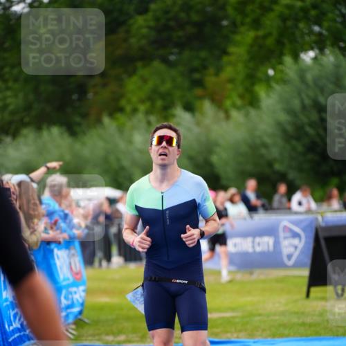 30.08.2026 - Elbe Triathlon Hamburg LAZAROV Photography http://msf.ph/oto/10056663 30.08.2026 11:12:19 Ziel 769, 1039 meine-sportfotos.de