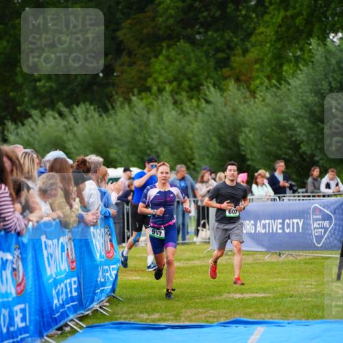 30.08.2026 - Elbe Triathlon Hamburg LAZAROV Photography http://msf.ph/oto/10056674 30.08.2026 11:12:26 Ziel 607, 917 meine-sportfotos.de