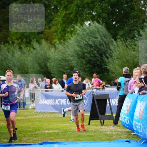 30.08.2026 - Elbe Triathlon Hamburg LAZAROV Photography http://msf.ph/oto/10056679 30.08.2026 11:12:28 Ziel 607, 917 meine-sportfotos.de