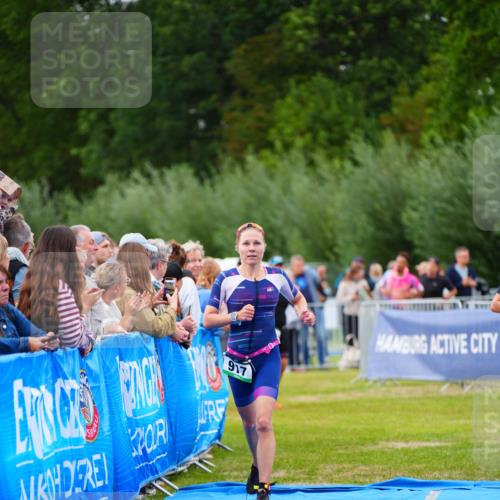 30.08.2026 - Elbe Triathlon Hamburg LAZAROV Photography http://msf.ph/oto/10056680 30.08.2026 11:12:28 Ziel 607, 917 meine-sportfotos.de